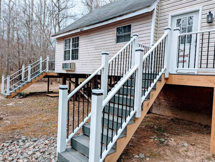 Our Private Wooded Cabin Chatham エクステリア 写真