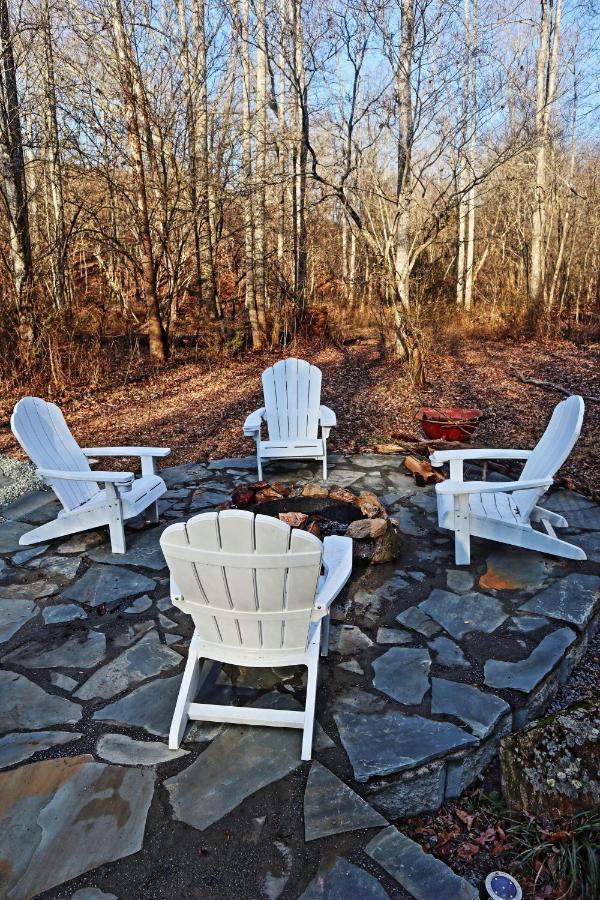 Our Private Wooded Cabin Chatham エクステリア 写真